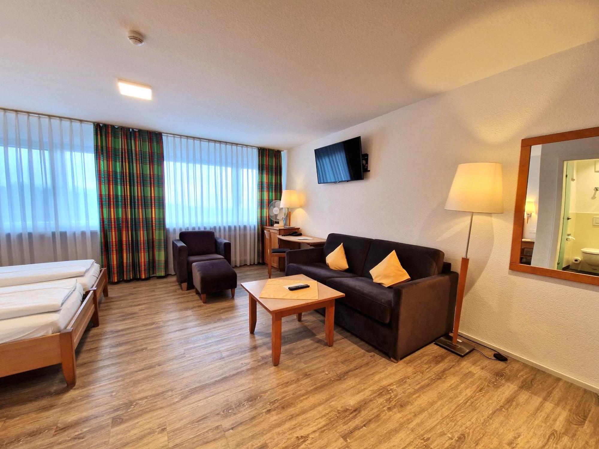 באד בול Badhotel Restaurant Stauferland מראה חיצוני תמונה