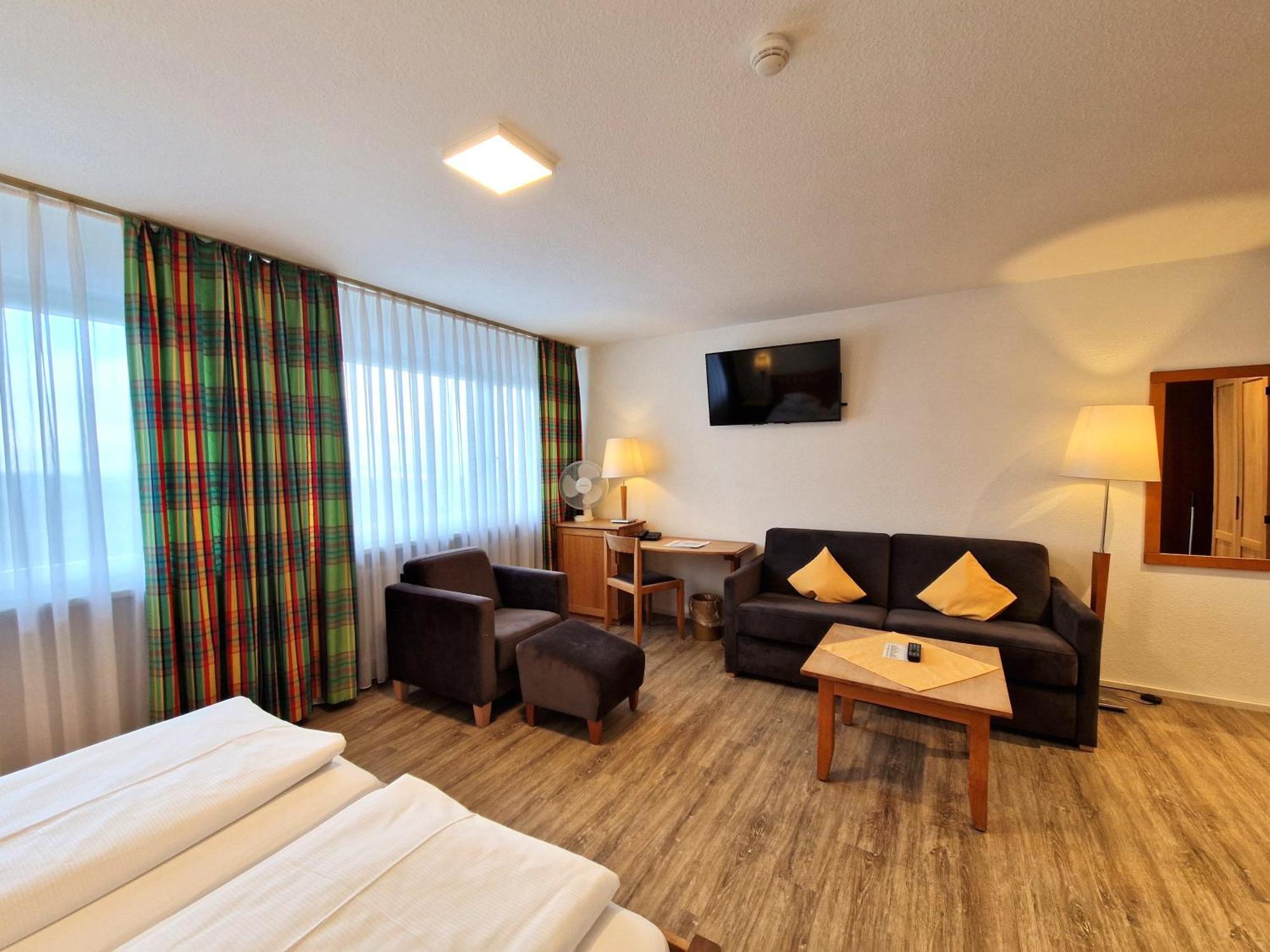 באד בול Badhotel Restaurant Stauferland מראה חיצוני תמונה