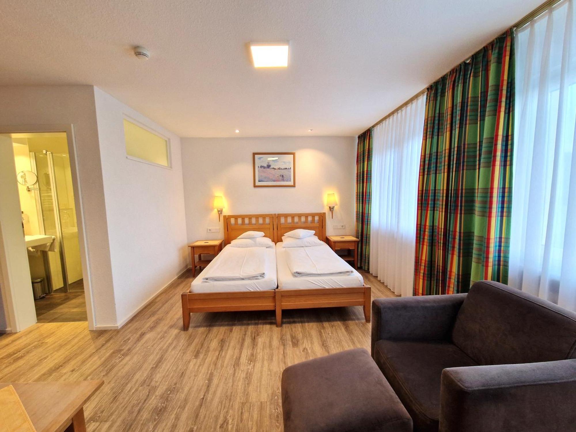 באד בול Badhotel Restaurant Stauferland מראה חיצוני תמונה