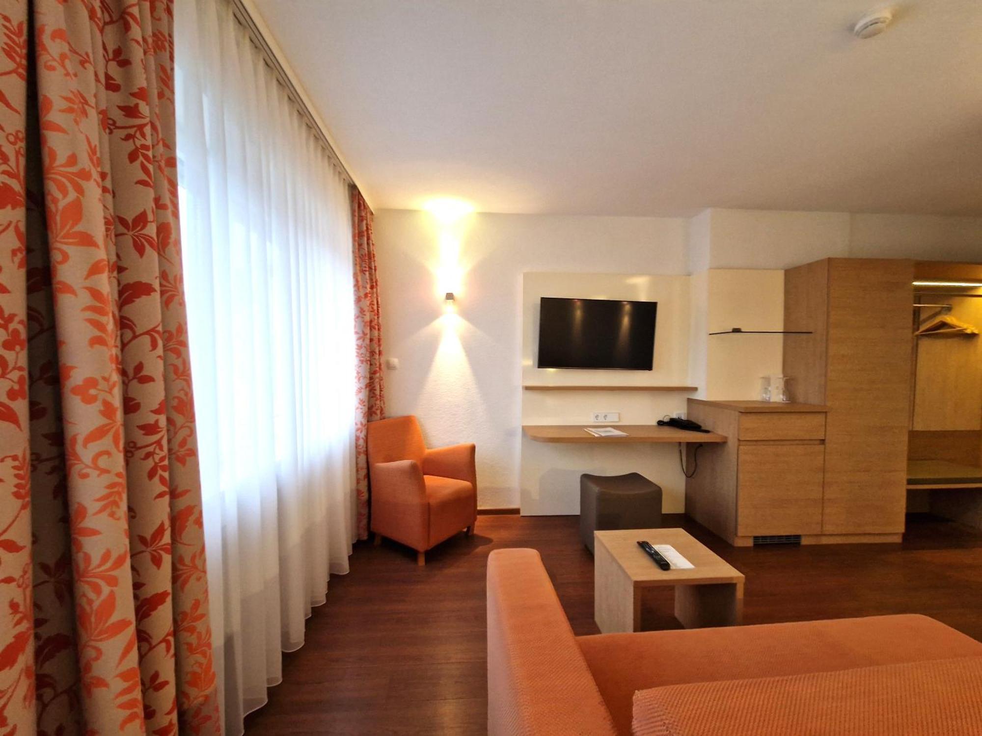 באד בול Badhotel Restaurant Stauferland מראה חיצוני תמונה