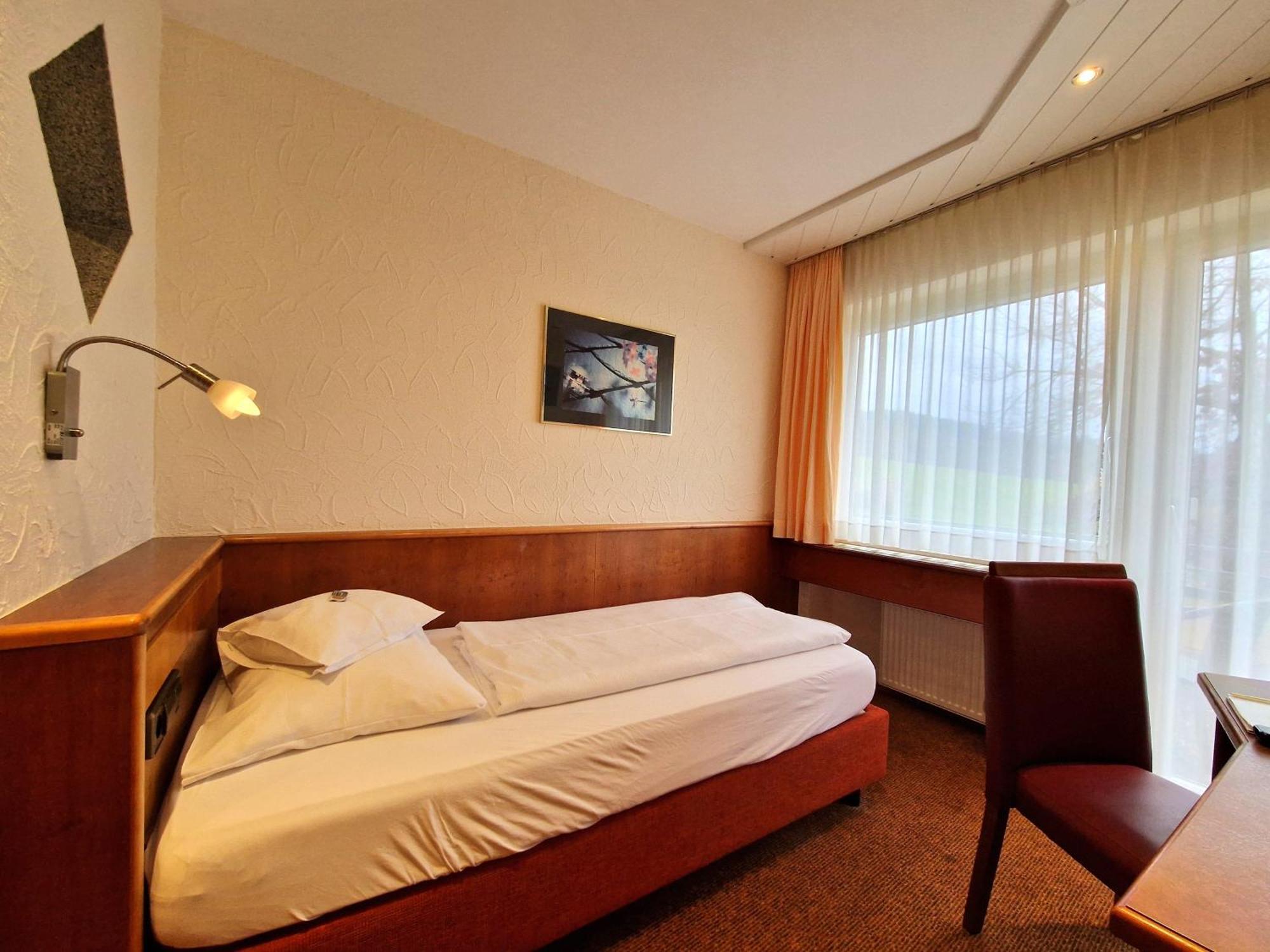 באד בול Badhotel Restaurant Stauferland מראה חיצוני תמונה